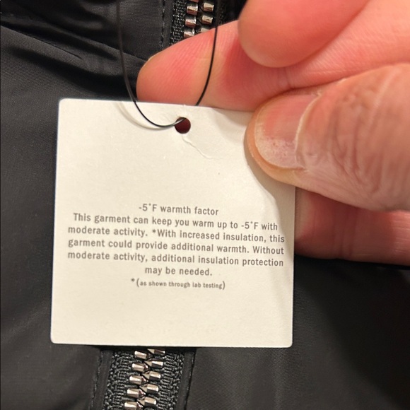 DKNY - Size Medium-Women’s puffer jacket with faux fur hood *NEW WITH TAGS* - Picture 6 of 11